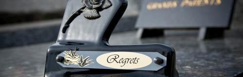 Gravotech - Funeral engraving machine