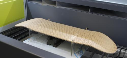 Large item engraving : skateboard personalization