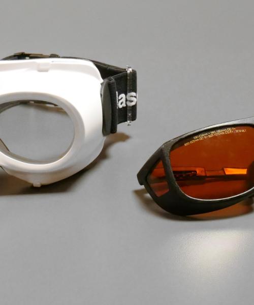 Laser safety glasses