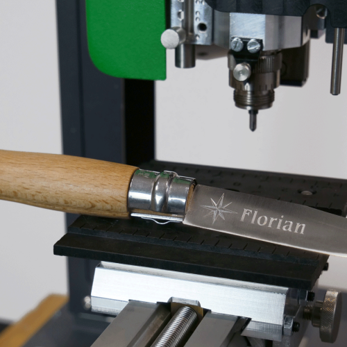 Knife engraving