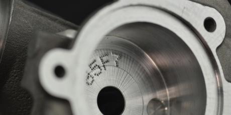 Reach deep parts with our pneumatic 3D stylus.